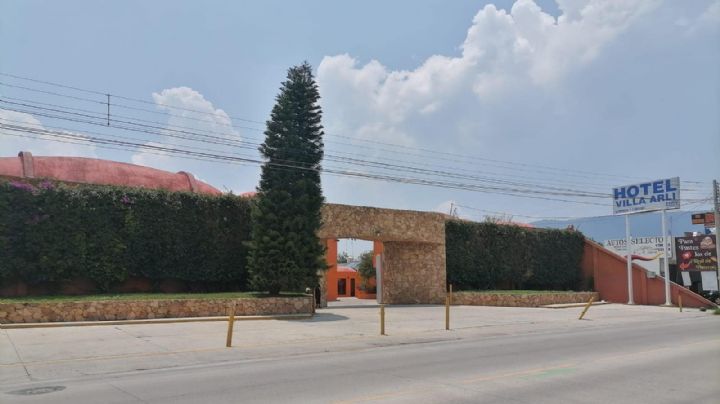 Turistas chilangos golpean al dueño de un hotel en Hidalgo; este fue el motivo