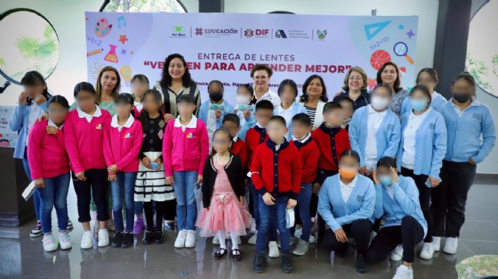 DIF Hidalgo entrega lentes del programa Ver bien para aprender mejor
