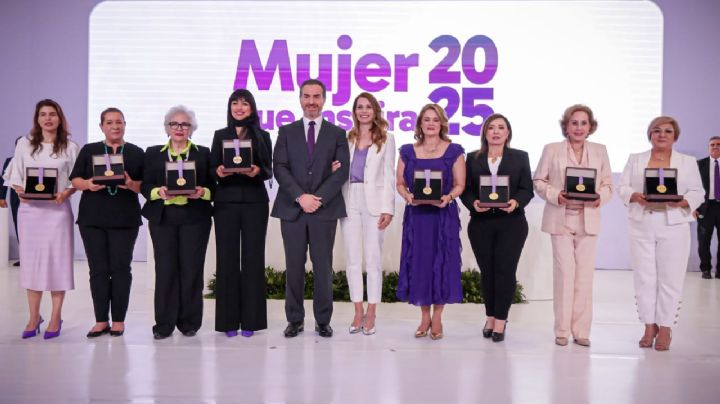 Reconocen a ocho regiomontanas con la medalla 'Mujer que inspira' 2025