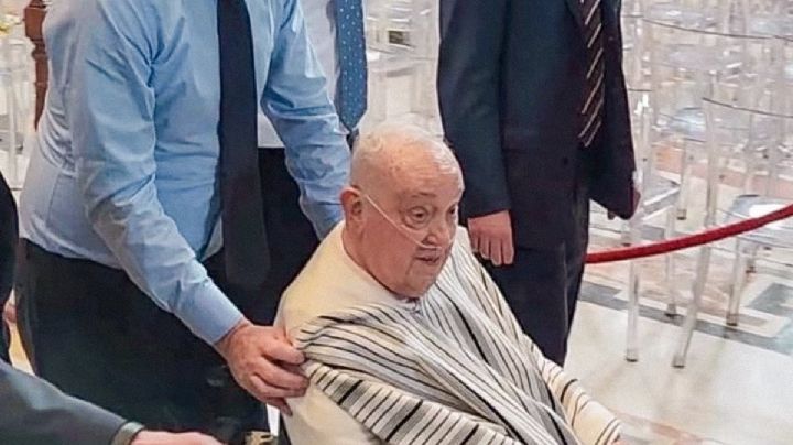 Papa Francisco sorprende con ropa nueva en basílica de San Pedro