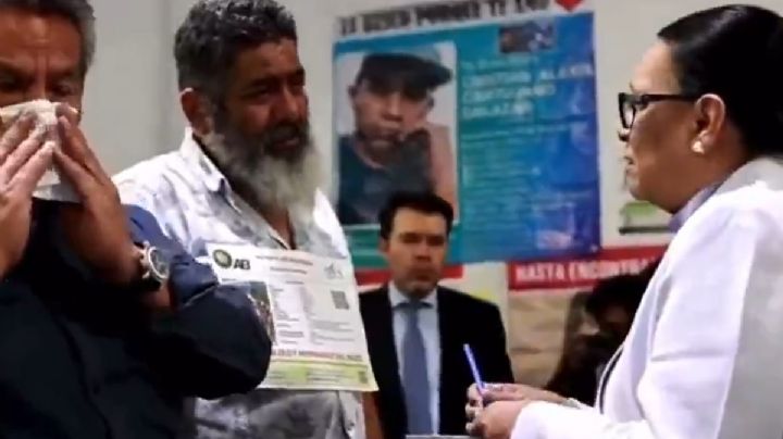 “Aunque sea un huesito, para darle cristiana sepultura a mi hijo”: padres buscadores ante Segob