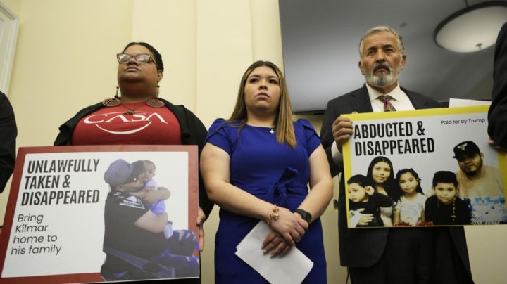 Salvadoreño deportado por "error" "sigue vivo" y preso en El Salvador, informa EU