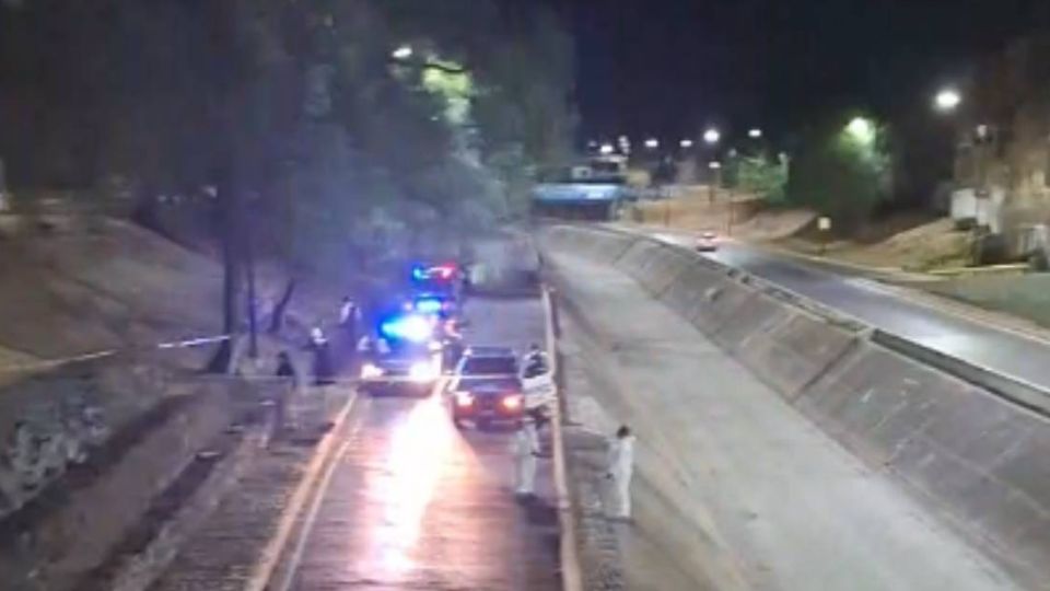 Al parecer el motociclista chocó primero contra la banqueta del Malecón.