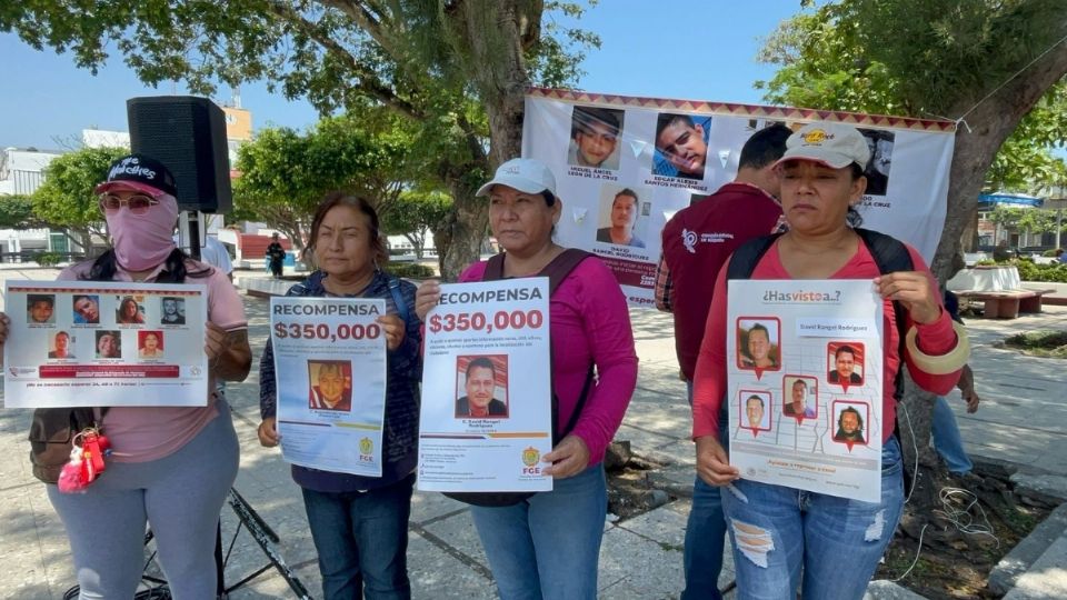 Madres buscadoras realizán jornada de difusión en Coatzacoalcos, Veracruz