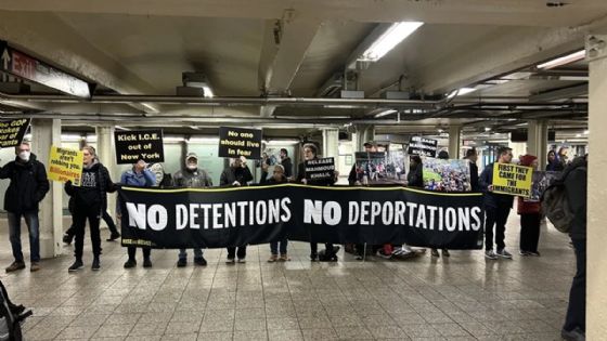 Juez ordena liberar a cientos de migrantes detenidos en redadas en Chicago