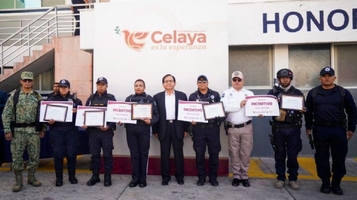 Reconocen a policías que han evitado asaltos a OXXO