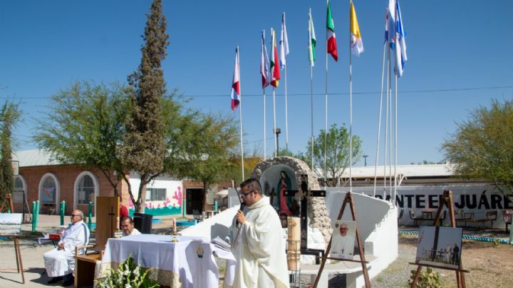 Migrantes oran por el papa Francisco en albergue de Ciudad Juárez