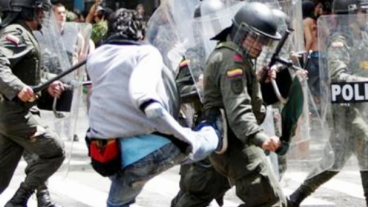 Tres ciudadanos ofendieron a dos policías y mordieron a uno, ahora deben pagar 135 mil pesos