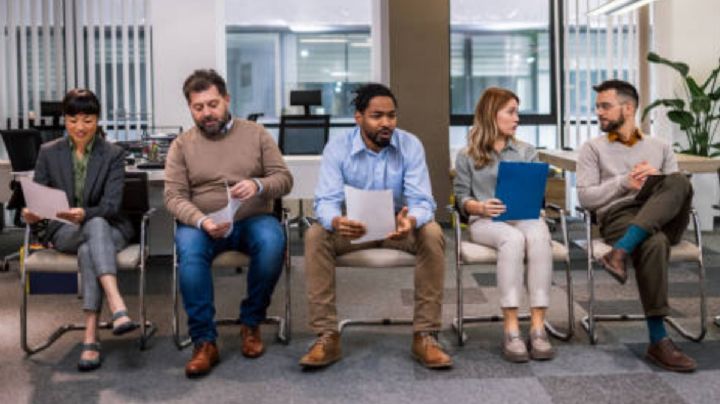 Estos son los mejores colores para asistir a una entrevista de trabajo, según la psicología