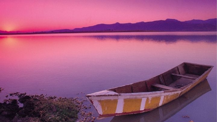 El municipio de Guanajuato con un lago que puede pintarse color rojo