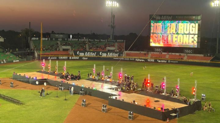Estadio de béisbol de los Leones, herencia de AMLO, reabre con retraso y obra inconclusa
