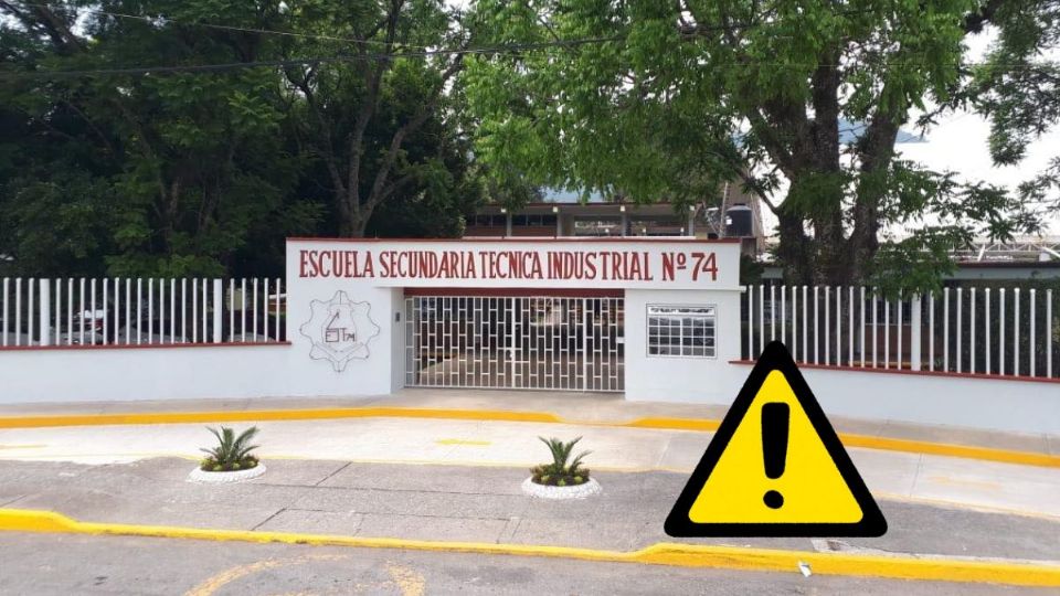 Suspenden clases en secundaria de Ixtac; denuncian olores fétidos de planta de aguas residuales