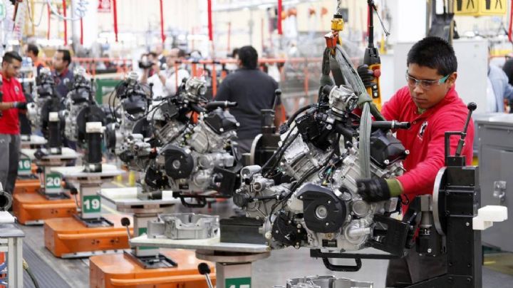 Empleo industrial en caída; se complica la meta del Plan México