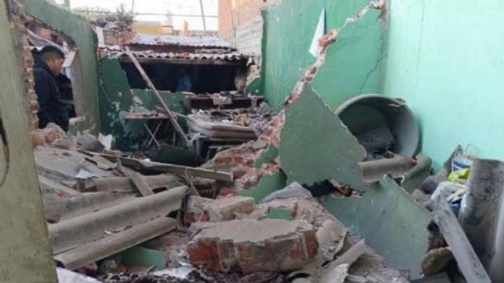 Explota casa, almacenaban químicos para petardos