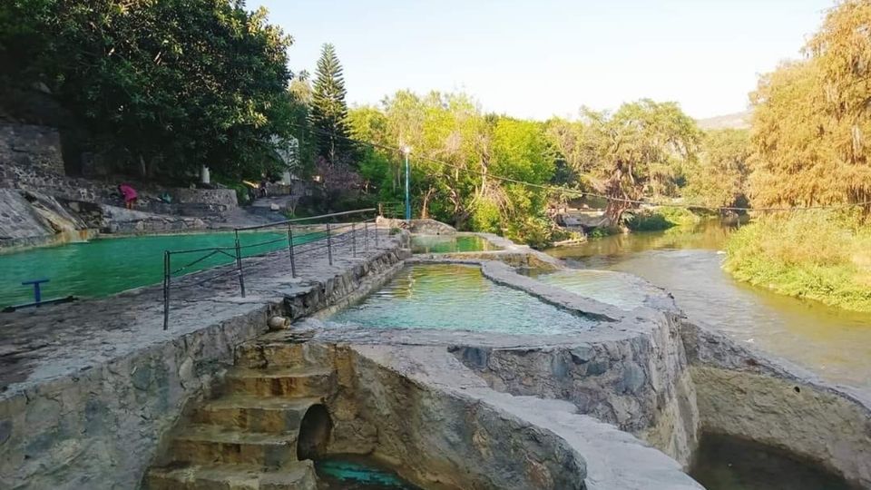 El balneario gratis tiene acogedoras pozas con agua cristalina