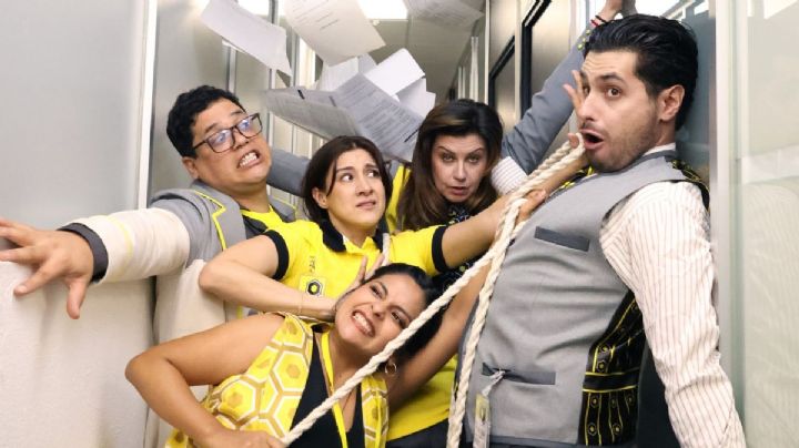 “Todo está bien”, la obra que convierte la tragedia de oficina en reflexión y carcajadas