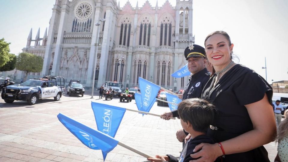La alcaldesa de León Alejandra Gutiérrez dio el banderazo de arranque del operativo San Cristóbal 2025 para este periodo vacacional, León espera la llegada de 197 mil turistas y excursionistas.