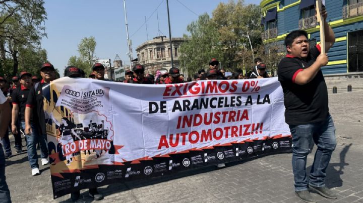Trabajadores automotrices exigen cancelación de aranceles de Trump en el Día del Trabajo