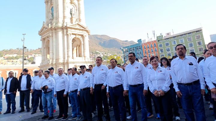 53 mil trabajadores de la educación toman las calles de Pachuca