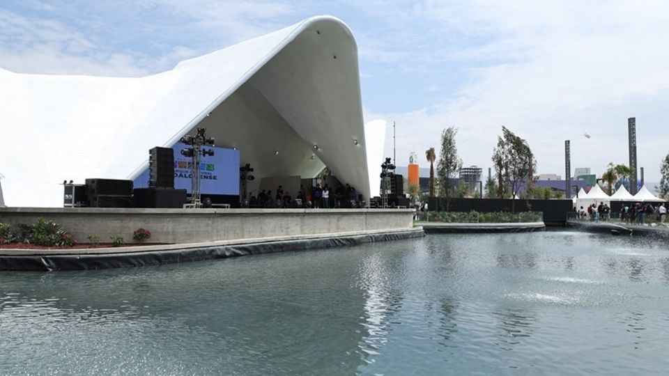 El escenario al aire libre es el punto nueve en el mapa y queda al poniente del parque