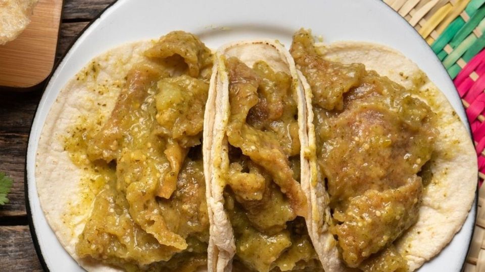 Así puedes preparar un chicharrón en salsa verde casero