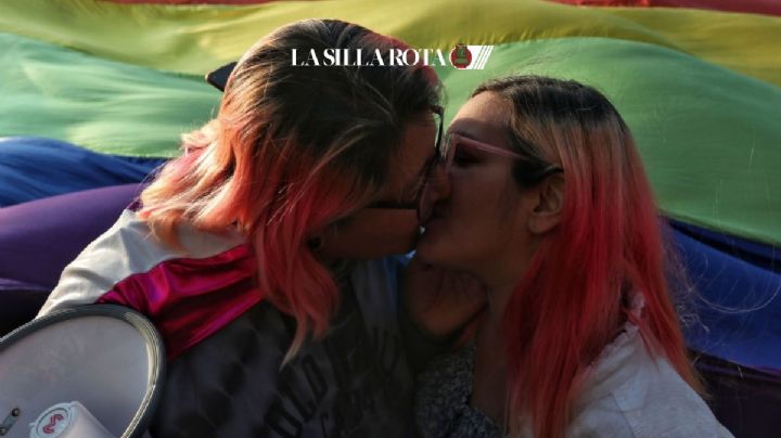 Aseguradora discrimina a pareja de mujeres; ellas vencen en la Corte