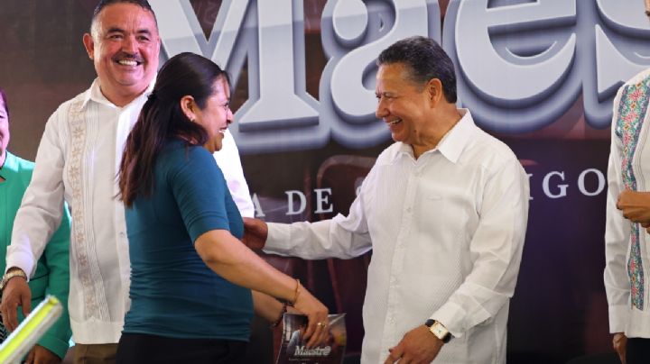 Reconocen en Hidalgo la labor docente; 46% del presupuesto estatal se destina a educación