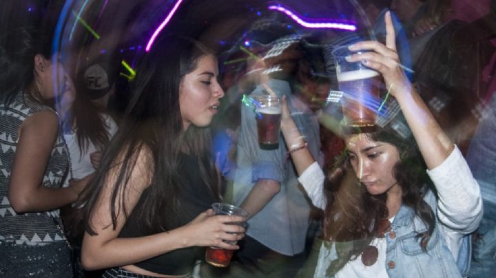 ¿Qué esta llevando al aumento de consumo del alcohol en mujeres de EU?