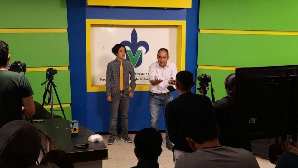 Rogel Montalvo: más que maestro, un apoyo para los estudiantes tras 20 años de dar clases