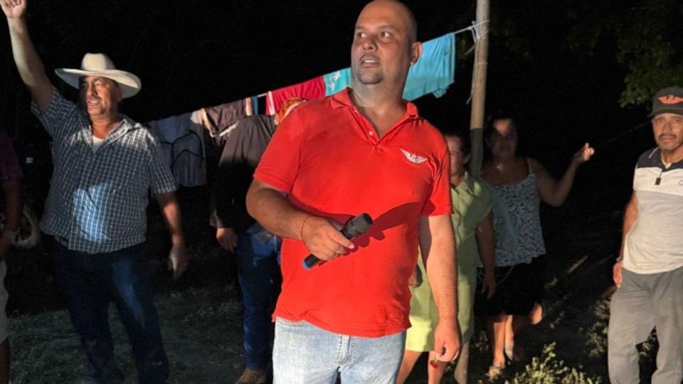 Jesús Uribe, candidato de MC a alcaldía de Las Choapas, denuncia atentado en carretera