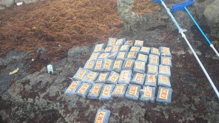 Abandonan en Playa Carmen paquetes de cocaína con la leyenda CR7