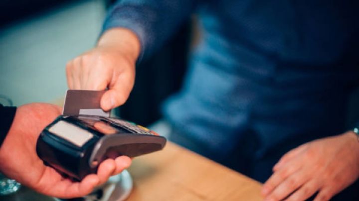 CNBV y Banxico quieren que haya más pagos con tarjetas en México; lanzan consulta pública