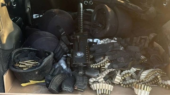 Abandonan vehículo con armamento en San Felipe