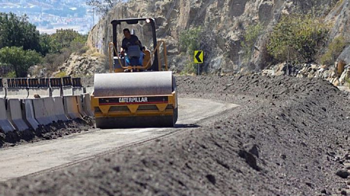 Confirman reconstrucción de carretera Alcholoya-San Bartolo y estudio para nuevos pozos de agua
