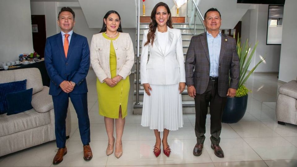 La gobernadora de Guanajuato, Libia Dennise García Muñoz Ledo con los mandatarios de Jalisco, Pablo Lemus Navarro; Colima, Indira Vizcaino Silva y un representante de Alfredo Ramírez Bedolla, gobernador de Michoacán.