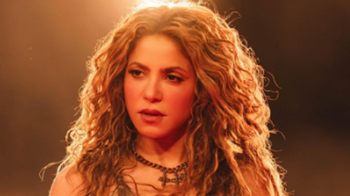 Shakira sufre fuerte caída en pleno concierto, ¿cuál es su estado de salud?