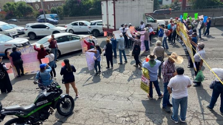 Cierran Periférico Norte en Naucalpan, protestan por obra vial