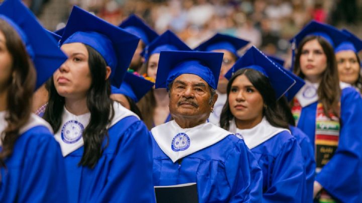 Rafael Aguirre, migrante de Chihuahua, se gradúa en Texas a los 83 años; esta es su historia