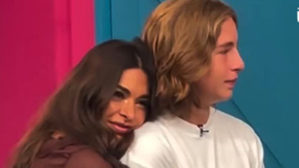 Muy involucrada en la vida de su hijo