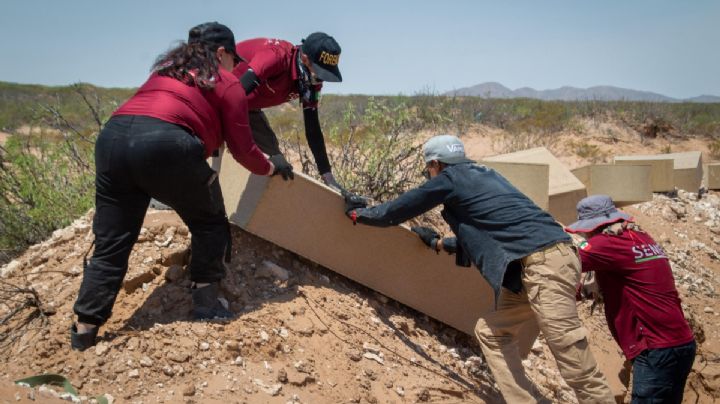 Cuerpos sin nombre: 109 personas son enterradas en fosas comunes de Ciudad Juárez