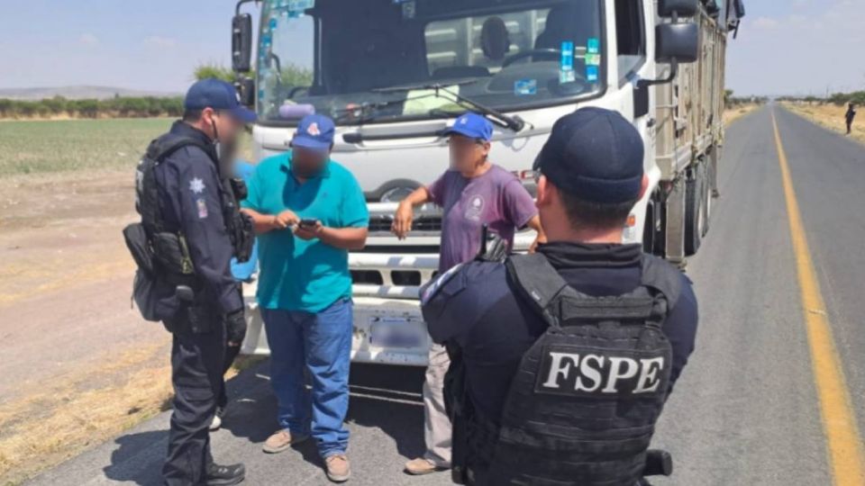 Agentes localizaron a los tres empleados víctimas de secuestro virtual.