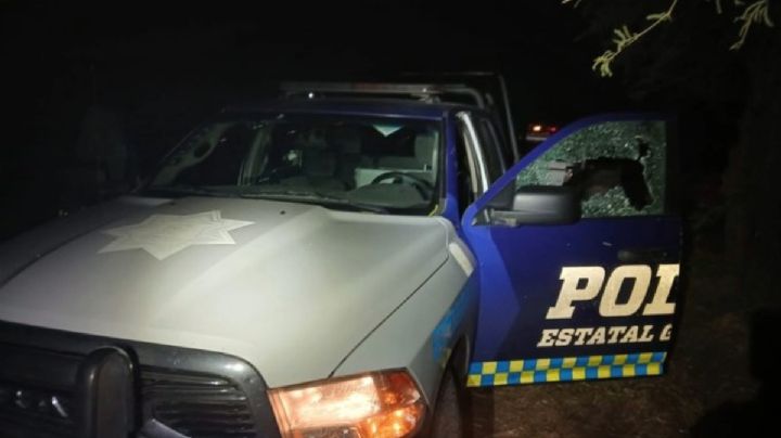 Enfrentamiento entre hombres armados y elementos de policía deja 4 muertos y patrullas dañadas