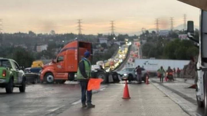 Cerrada la circulación en la México-Querétaro por accidentes