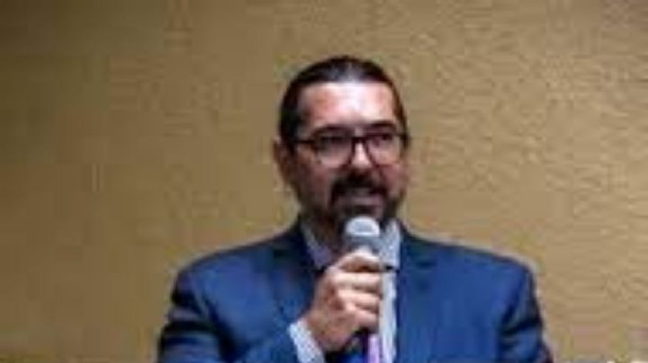 Renuncia director de CCH Naucalpan