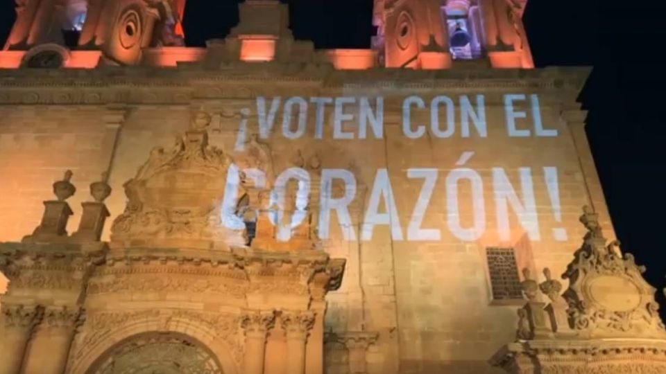 Se proyectó en la Catedral de León unas imágenes dirigidas a legisladores de Guanajuato para que rechazaran la legalización del aborto en el estado.