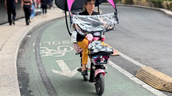 Placas y multas a motos eléctricas; peatones celebran