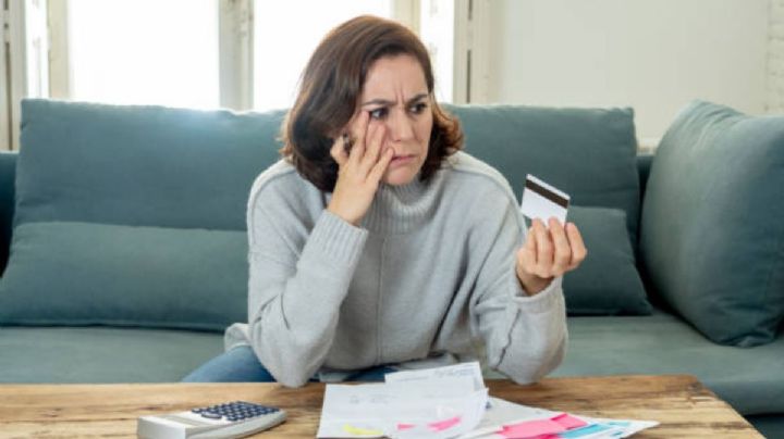 Condusef alerta a usuarios de BBVA, Banamex y Banco Azteca por cargos no reconocidos