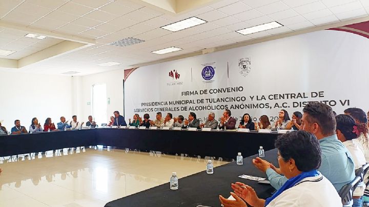 Alcoholismo en Ixmiquilpan afecta a 26 mil jóvenes, alerta Comité de Integración Juvenil en firma de convenio