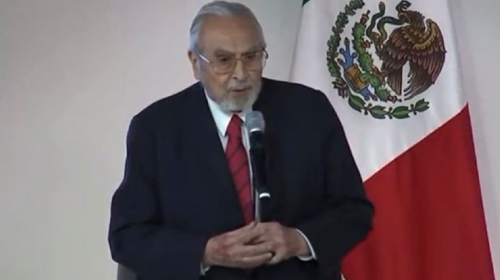 Magistrados increpan a Bernardo Bátiz en entrega de reconocimientos