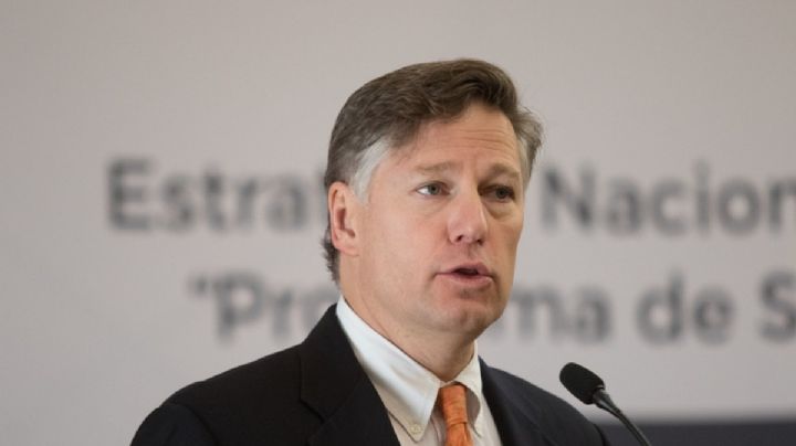 Landau responde a morenista: "ni siquiera tienes visa válida para cancelar"